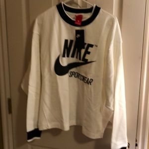 Women’s Nike Sweatshirt Size Large. Cram Black